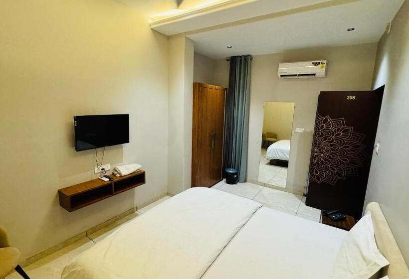 Номер Deluxe, Hari Leela Fort View Palace