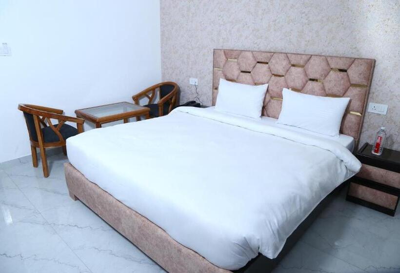 Номер Стандарт Трехместный, Mk Regency
