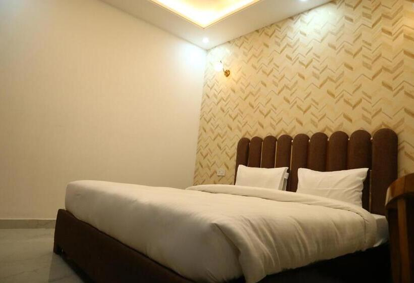 Номер Deluxe, Mk Regency
