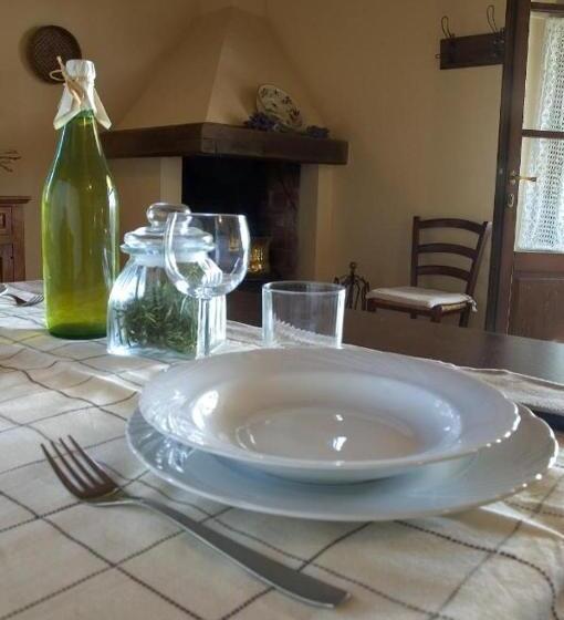 Апартаменты 1 Спальня Вид на Сад, Agriturismo La Burraia Vicino A San Gimignano