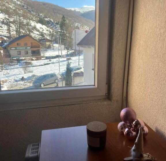 اتاق خانوادگی, Ski Center House Mavrovo