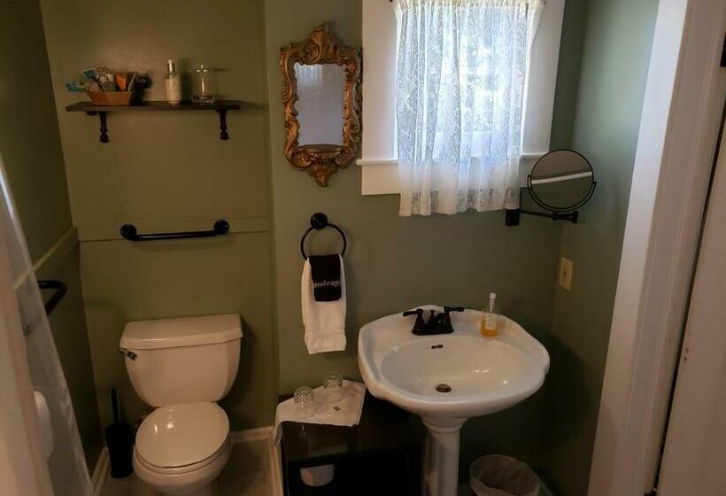 Номер Стандарт с Балконом, Bayberry Inn B&b And Oregon Wellness Retreat