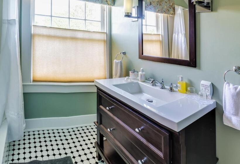 Номер Стандарт Трехместный, Bayberry Inn B&b And Oregon Wellness Retreat