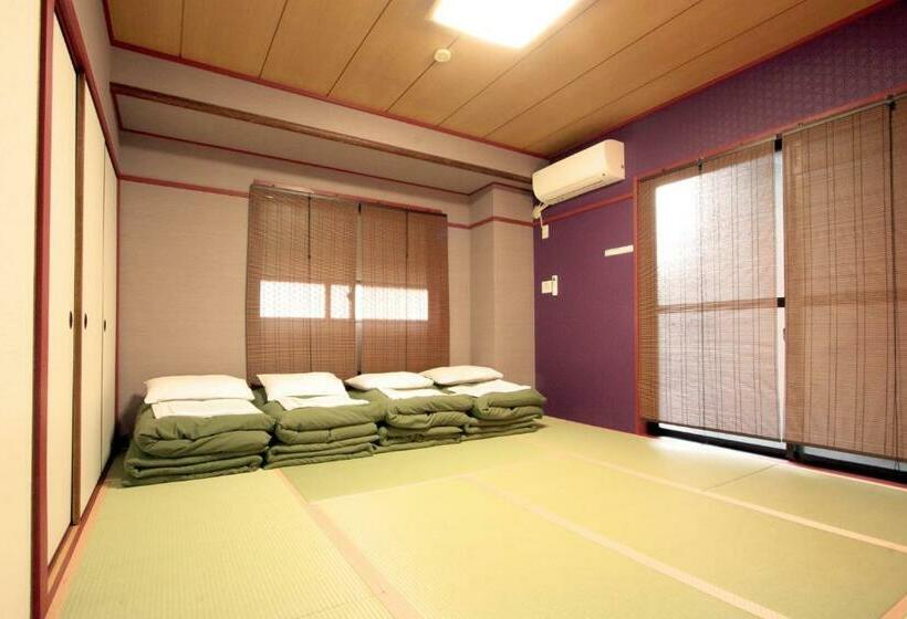 스탠다드 트리픔 룸 공동욕실, Toyotaya Hostel