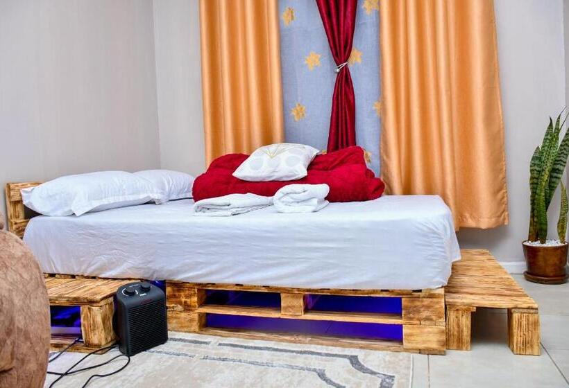 اتاق اکونومی, Jojovial Homes