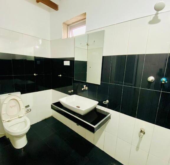اتاق راحتی سه تخته, Punchi Walawwa Holiday Bungalow