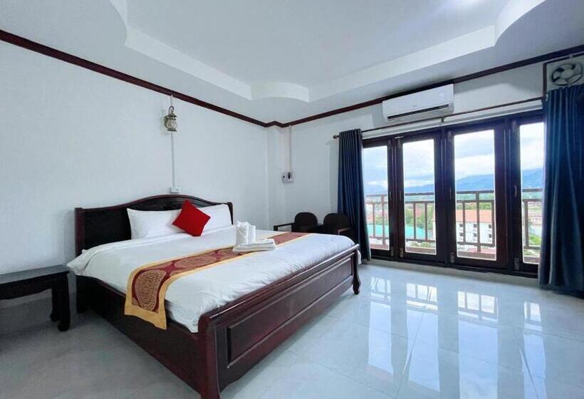 Номер Deluxe с Балконом, Vangvieng Sisavang Mountain View