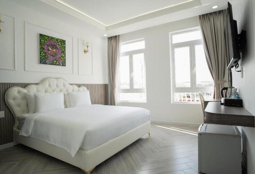 اتاق استاندارد با چشم‌انداز کوهستان, Paris Hotel Châu đốc