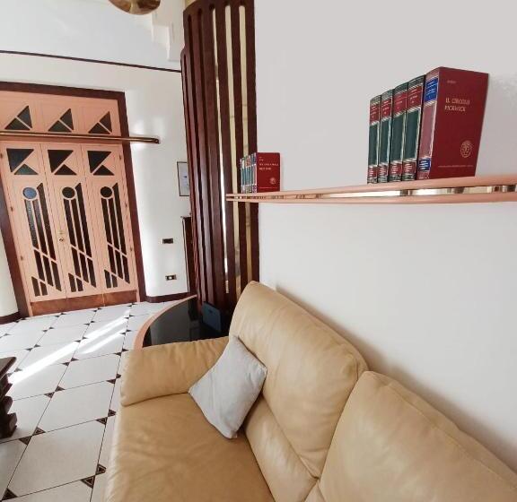 اتاق استاندارد یک نفره, Valentina Rooms
