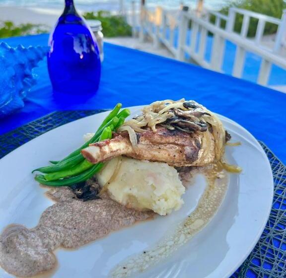 سوئیت با تخت بزرگ, Exuma Palms Resort