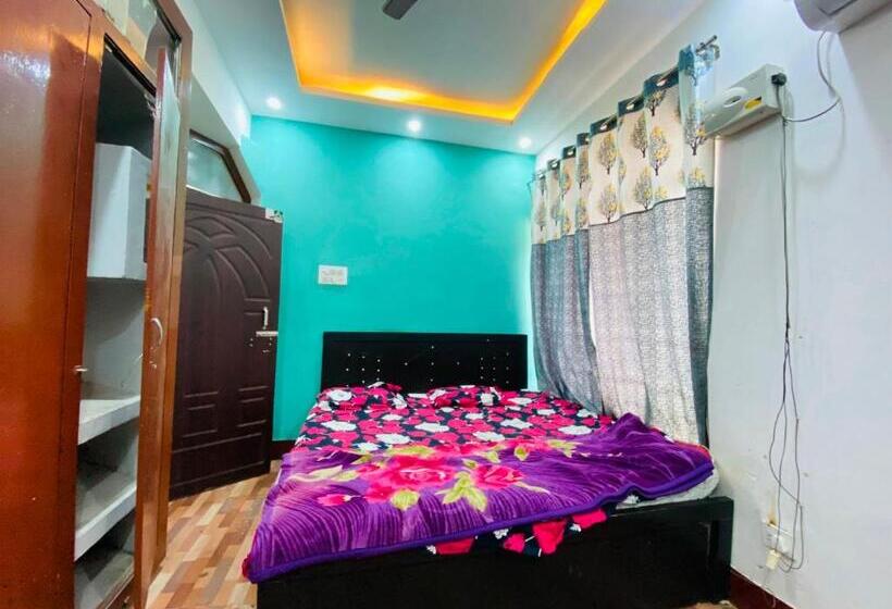 Трехместный Номер Классика, Oyo Flagship Hotel Radhe Radhe Inn