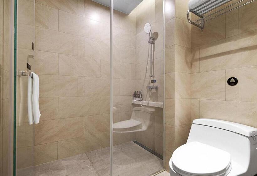 Номер Стандарт, Vienna International Hotel Lanzhou Sasseur Outlets & Yellow Riverside