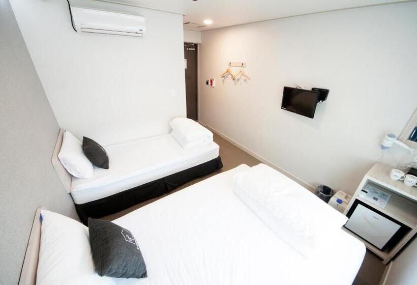 Номер Стандарт Трехместный, K Grand Hotel Seoul