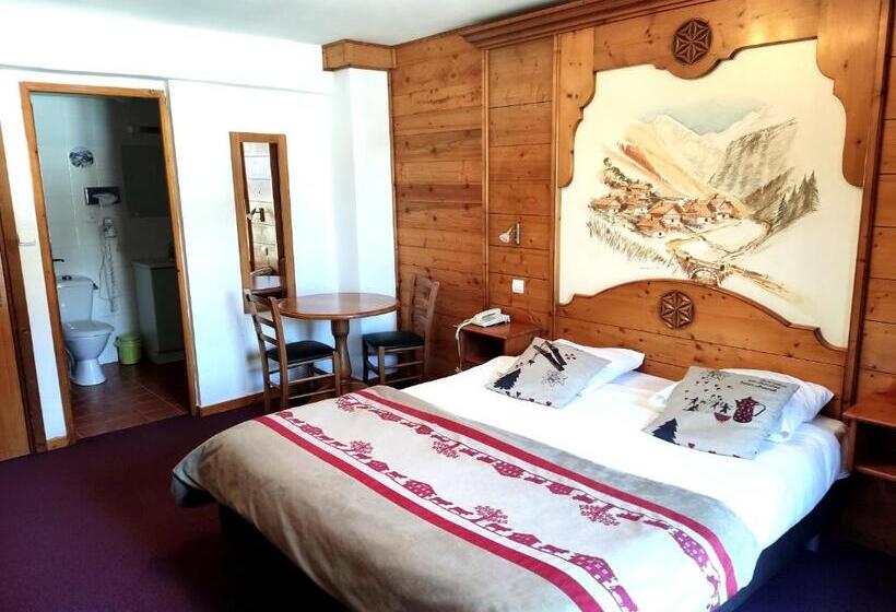 Номер Стандарт с Балконом, Epicéa Lodge Hôtel