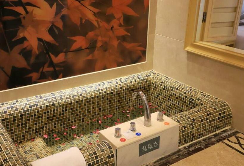 Номер Deluxe Вид на Горы, Four Points By Sheraton Heyuan Resort