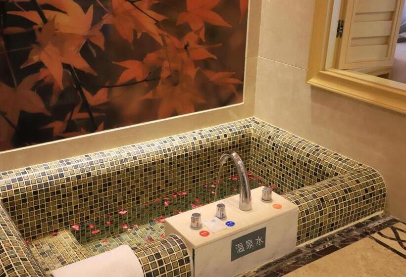 Номер Deluxe Кровать Кинг, Four Points By Sheraton Heyuan Resort