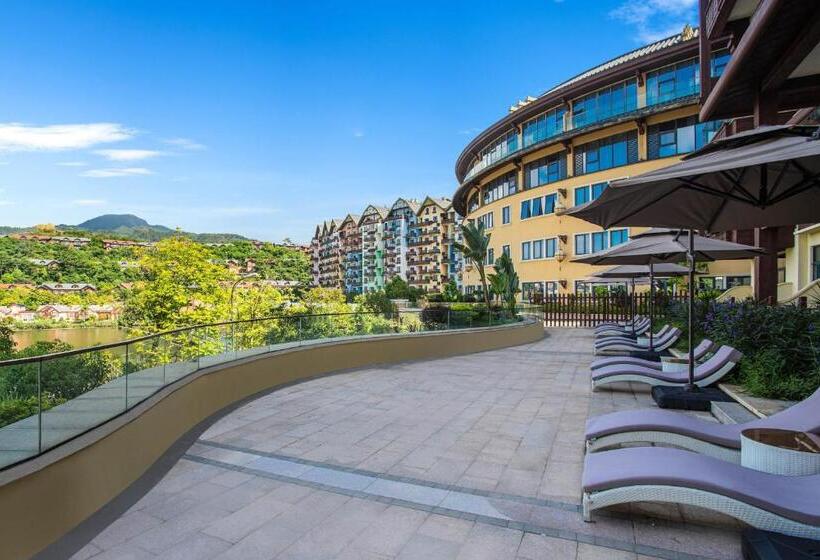 Номер Deluxe Вид на Озеро, Four Points By Sheraton Heyuan Resort