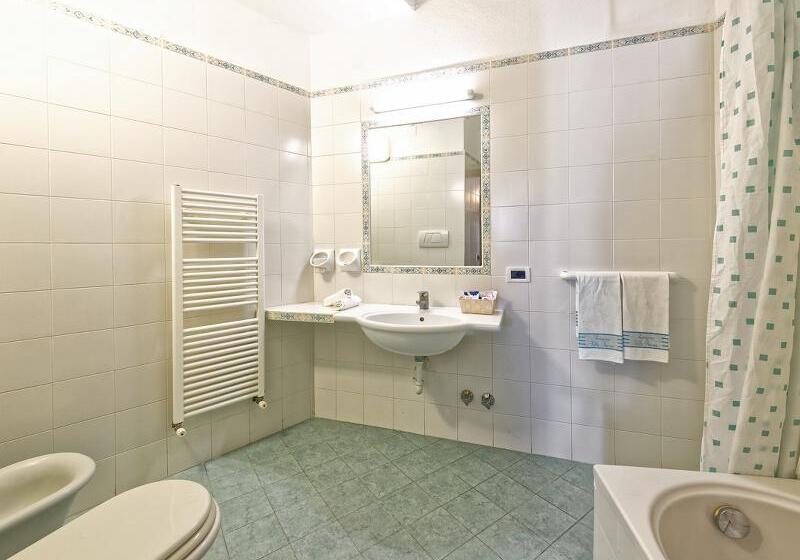 高级套房, Four Points By Sheraton Surabaya, Tunjungan Plaza