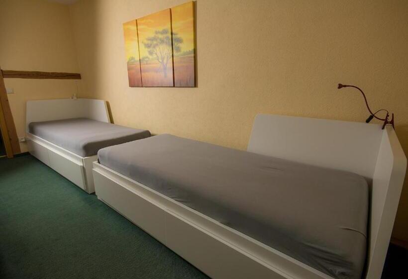 家庭间, Pension Immergrün