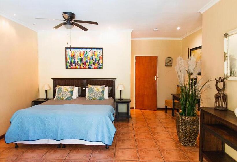 آپارتمان 1 خوابه با چشم‌انداز استخر, Khashamongo B & B