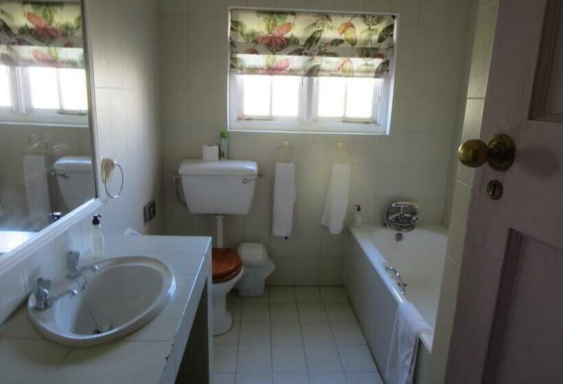 Трехместный Номер Классика, Villa Reinet Guest House