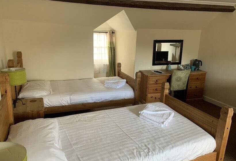 اتاق استاندارد, The Cromwell Arms Inn