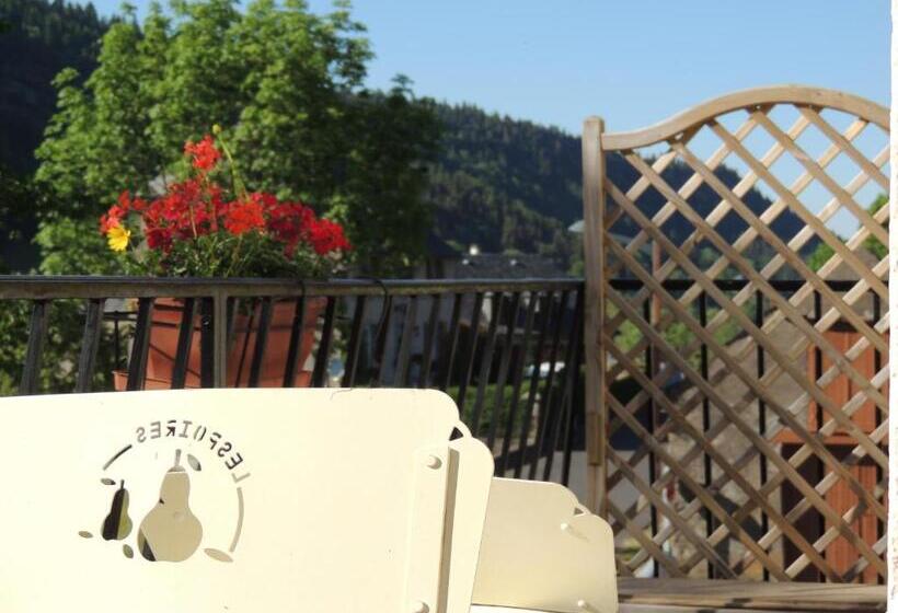 Номер Стандарт Трехместный, Restaurant Du Plomb Du Cantal