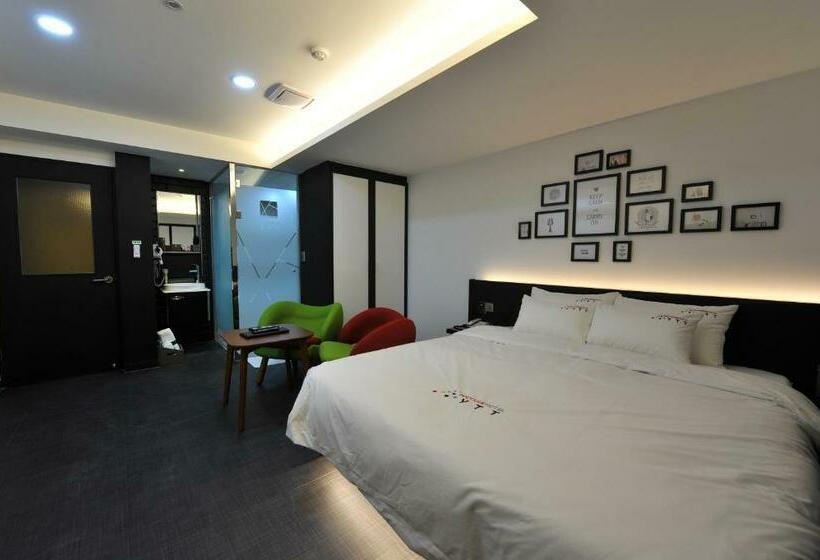 디럭스 룸, Ytt Hotel Nampo Dong Busan