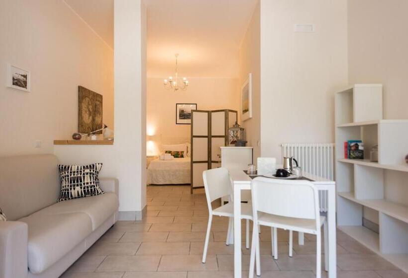 Студио Стандарт Вид на Бассейн, Il Sole Bed And Breakfast