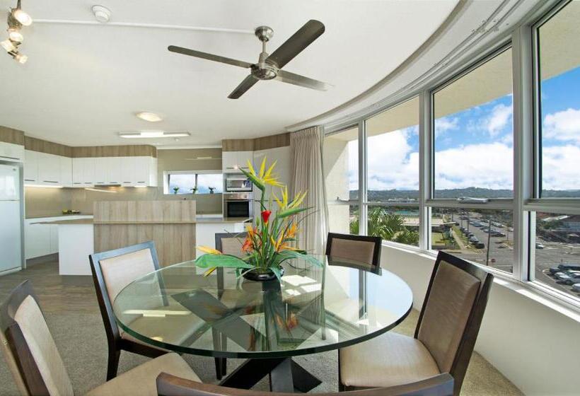 Апартаменты Deluxe 3 Спальни, Chateau Royale Beach Resort Maroochydore