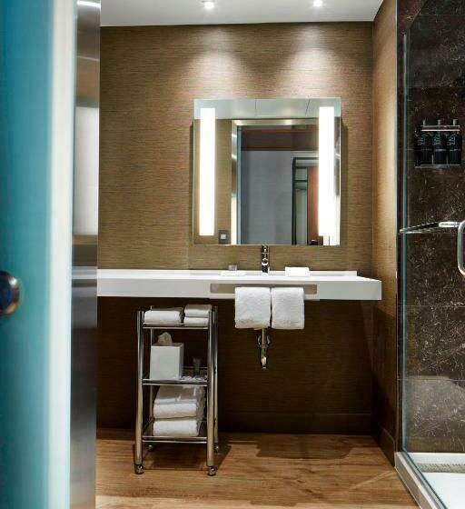 带大床的标准间, Ac Hotel By Marriott Portland Downtown, Or