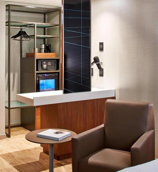 带大床的标准间, Ac Hotel By Marriott Portland Downtown, Or