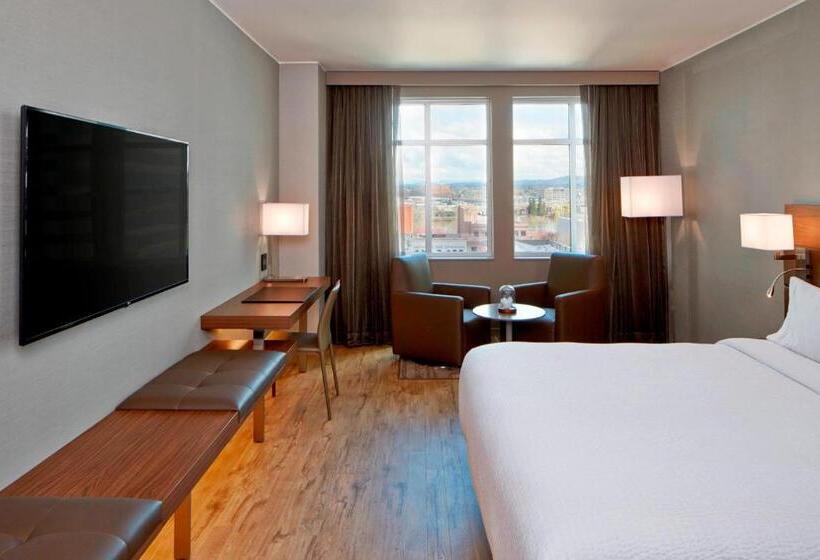 带大床的标准间, Ac Hotel By Marriott Portland Downtown, Or