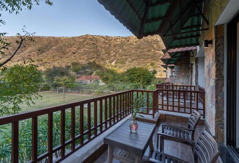 اتاق استاندارد با تخت بزرگ, Anandam   Jacuzzi & Private Pool Villas In Udaipur