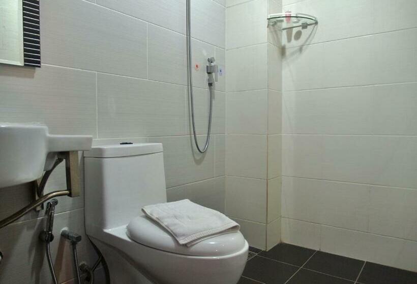 חדר משפחתי, Classic Kinabalu