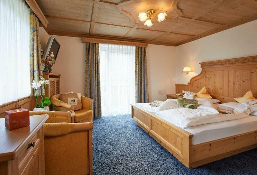 Номер Стандарт, Dolomites Wellness Hotel Savoy