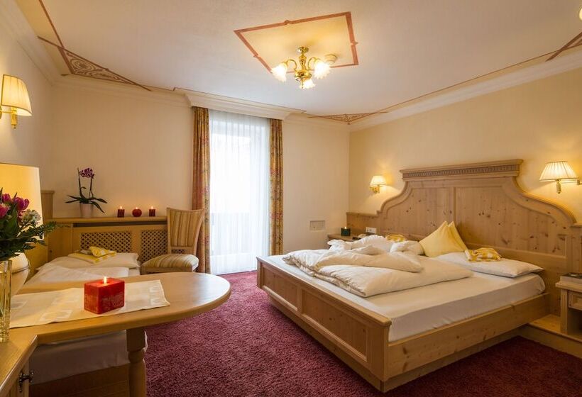 Номер Стандарт Трехместный, Dolomites Wellness Hotel Savoy