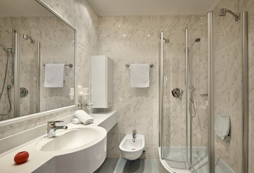 Номер Стандарт Трехместный, Dolomites Wellness Hotel Savoy
