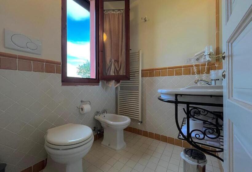 Номер Стандарт, Relais Santa Genoveffa