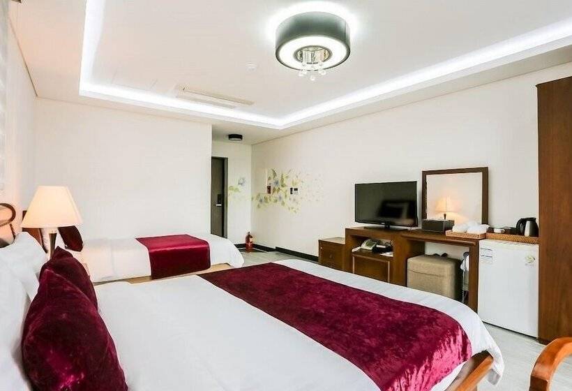 Номер Deluxe, The Seri Resort
