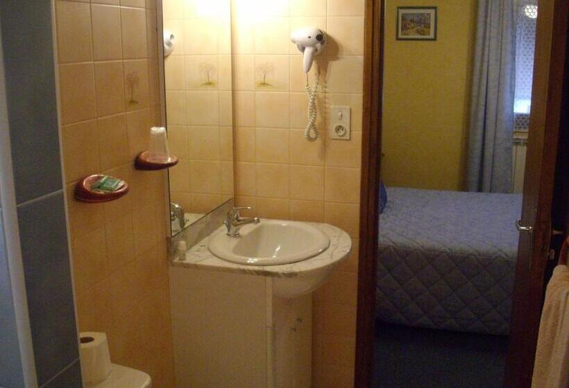 四人标准间, Hôtel Restaurant Anglade