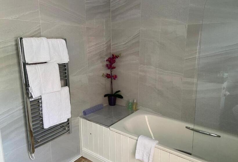 Номер Стандарт, Trumbles Gatwick B&b