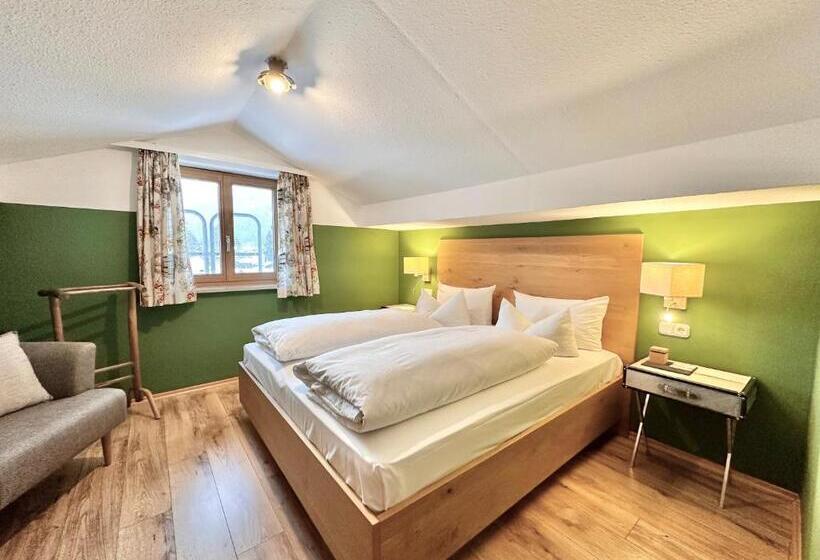 Трехместный Номер Стандарт с Балконом, Bayern Resort
