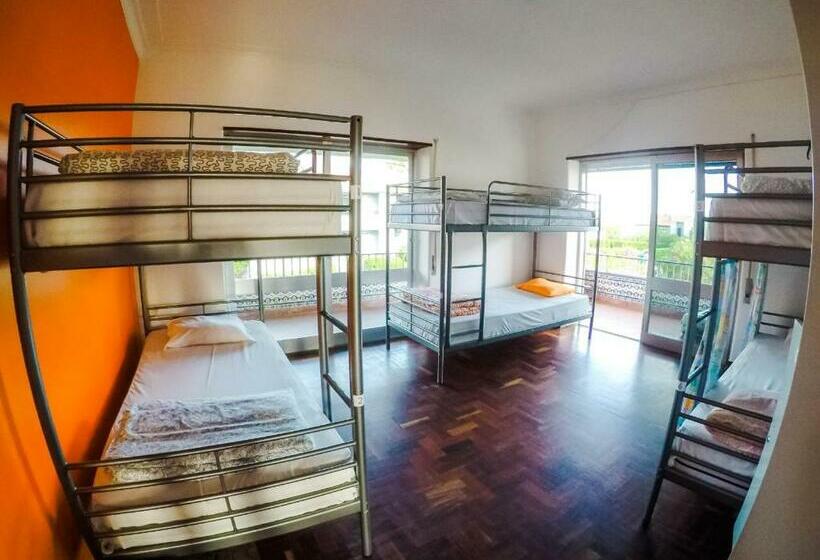 تختخواب در اتاق مشترک, Carcavelos Surf Hostel And Surf Camp