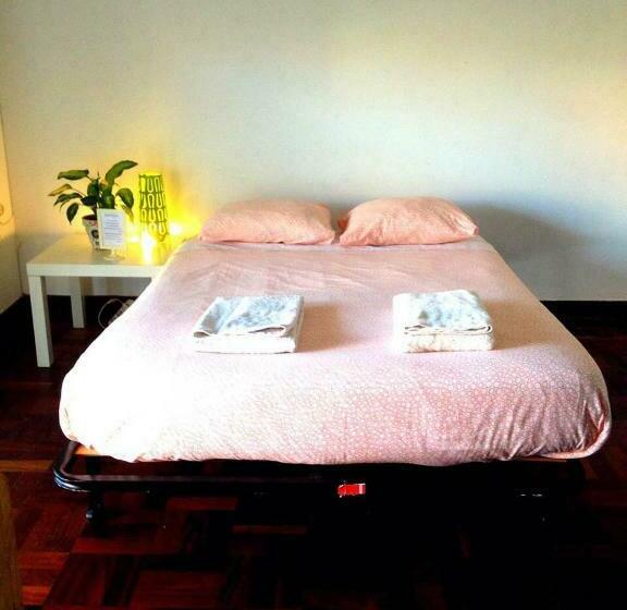 سوییت, Carcavelos Surf Hostel And Surf Camp