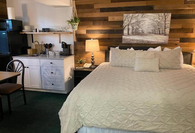 Четырехместный Номер Deluxe, Moose Creek Lodge & Suites
