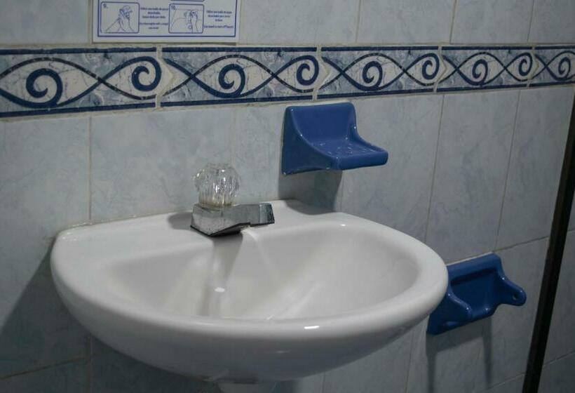 Кровать в Общей Комнате, Onde Pepe Hostel