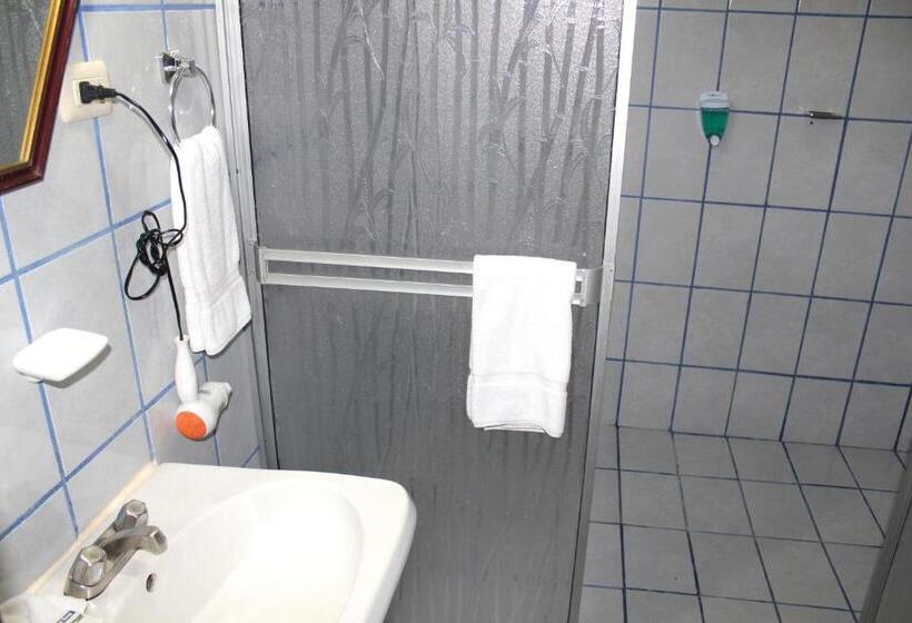 Стандартный Номер Кровать Кинг, Sportsmens Lodge