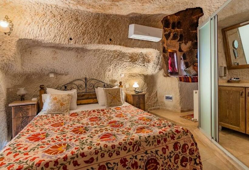 Полулюкс, Amber Cave Suites