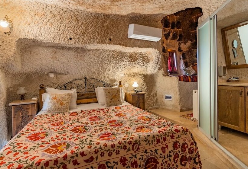 Полулюкс, Amber Cave Suites